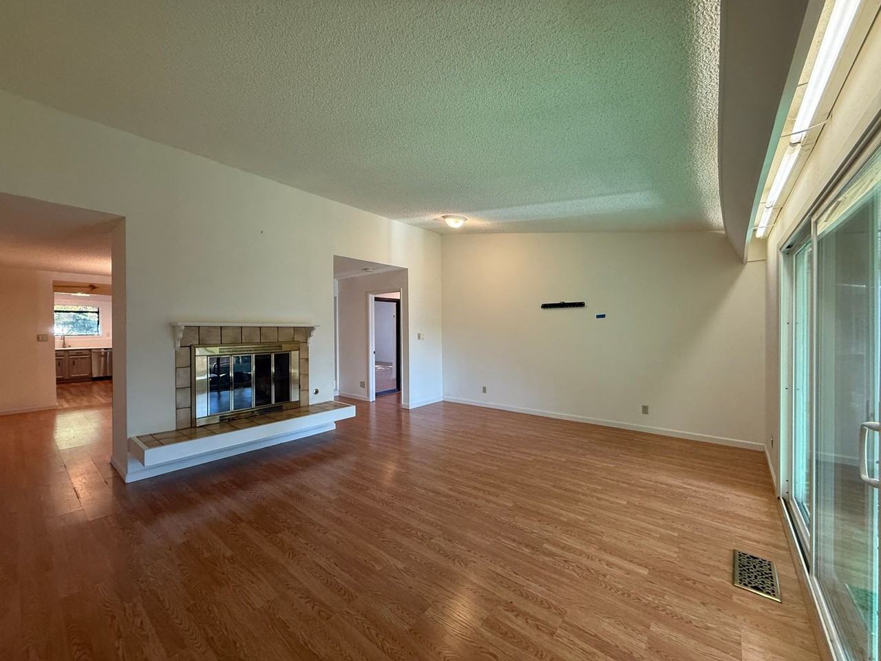 110 Bryce Way - Photo 7 of 18
