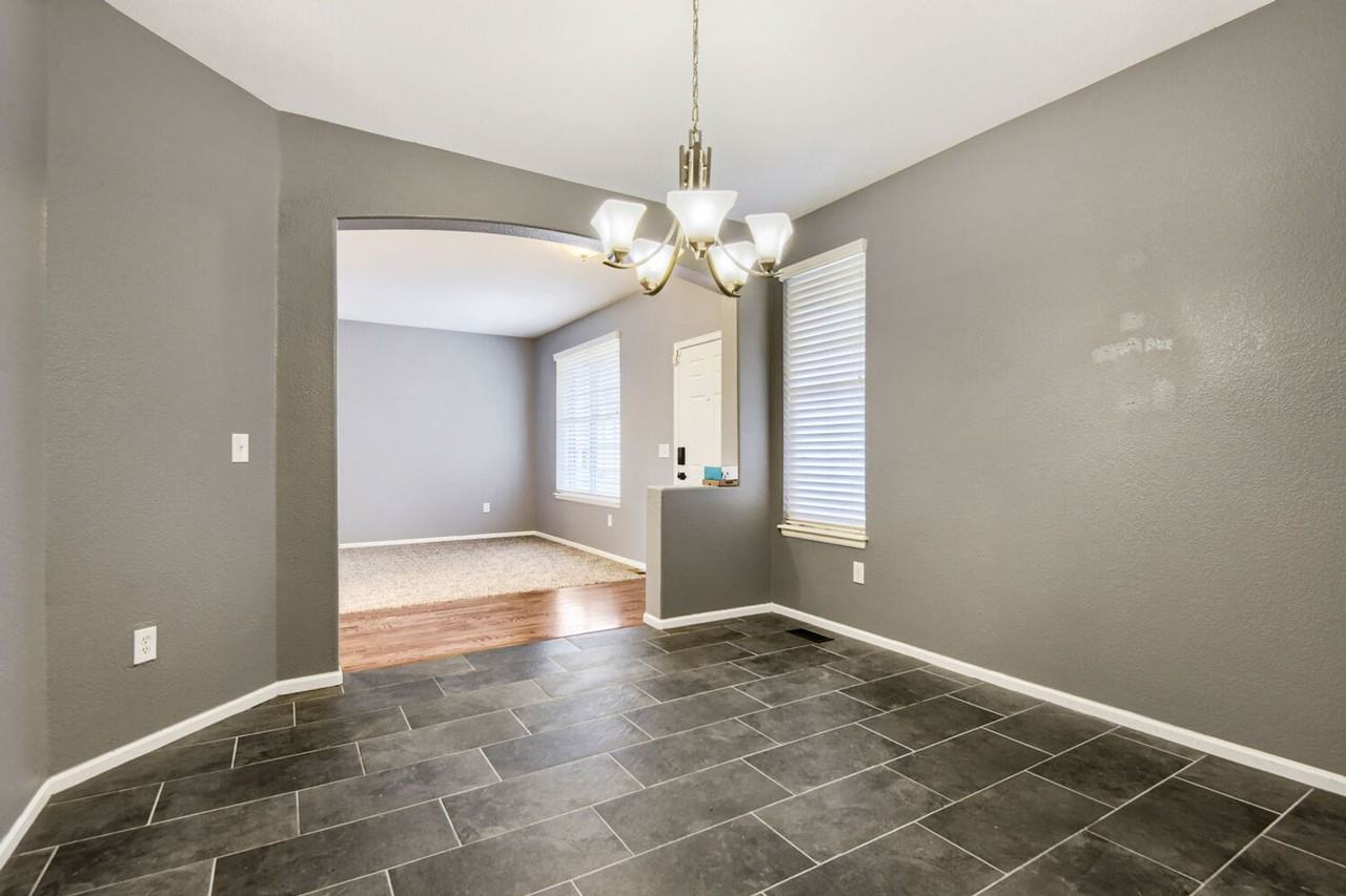 3715 Rawhide Cir - Photo 4 of 17