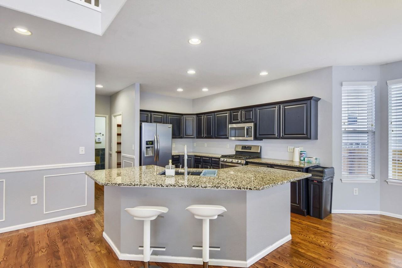 3715 Rawhide Cir - Photo 5 of 17