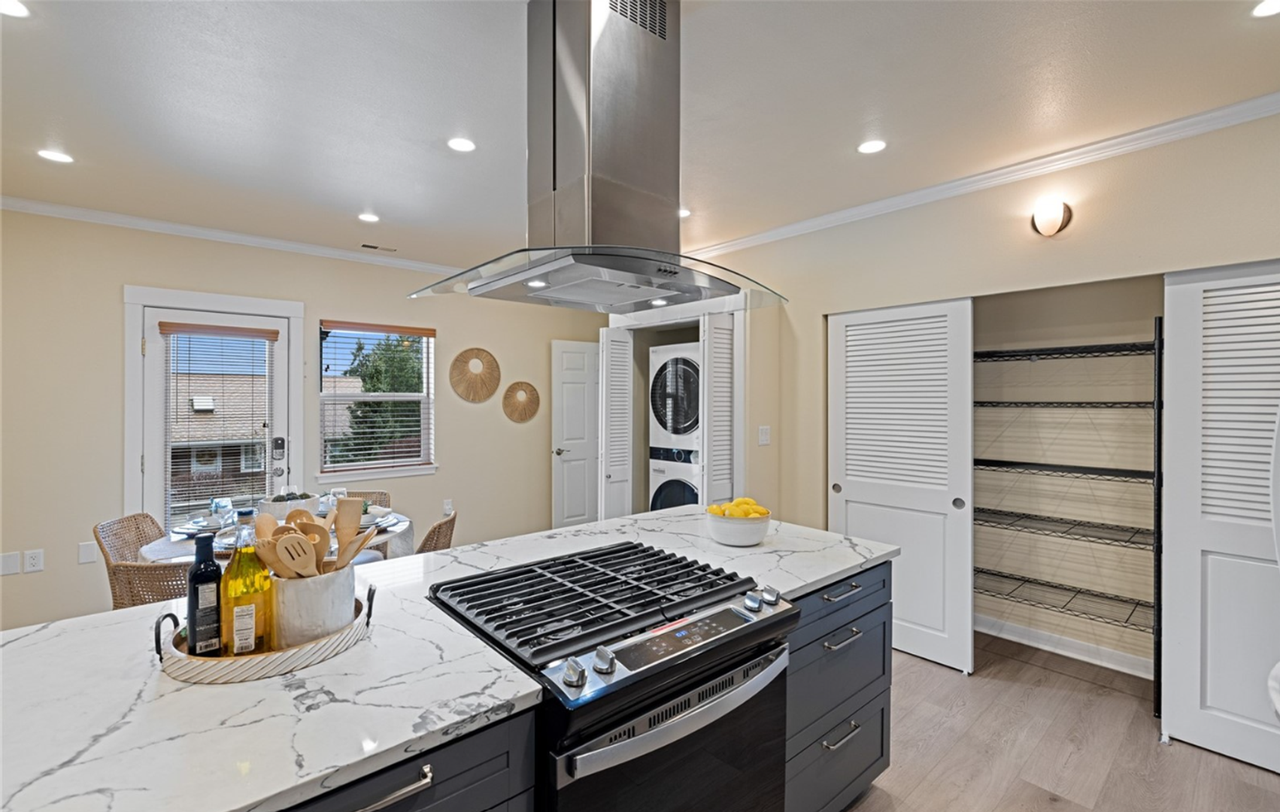 12421 6th Ave Nw - Photo 3 of 36