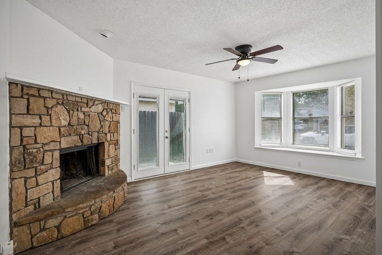 1805 Gentle Wind Dr - Photo 2 of 15