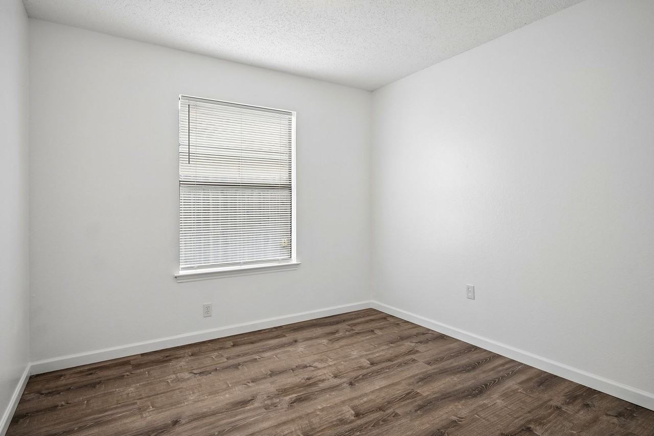 1805 Gentle Wind Dr - Photo 7 of 15