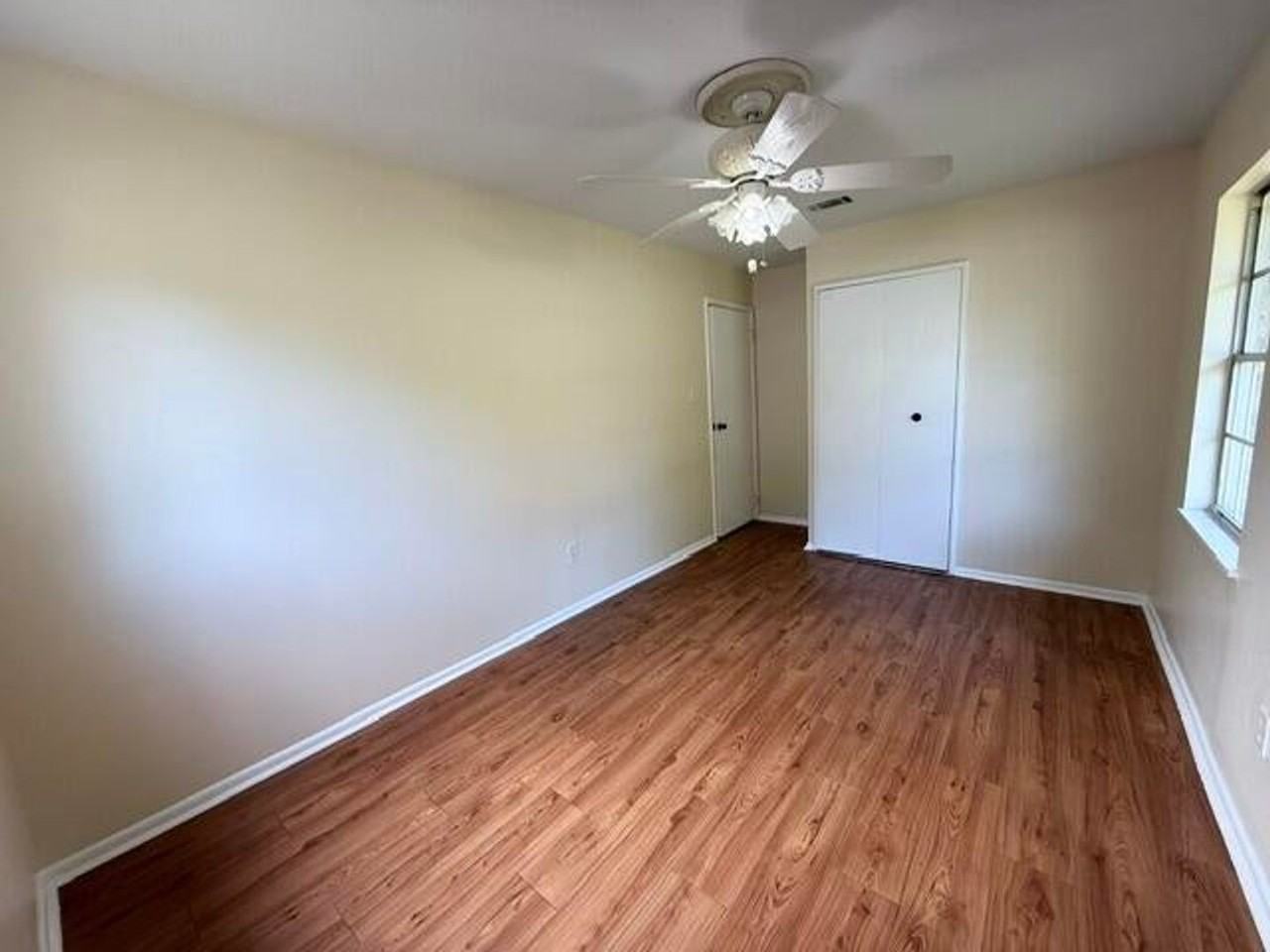 1107 Spruce St - Photo 7 of 11