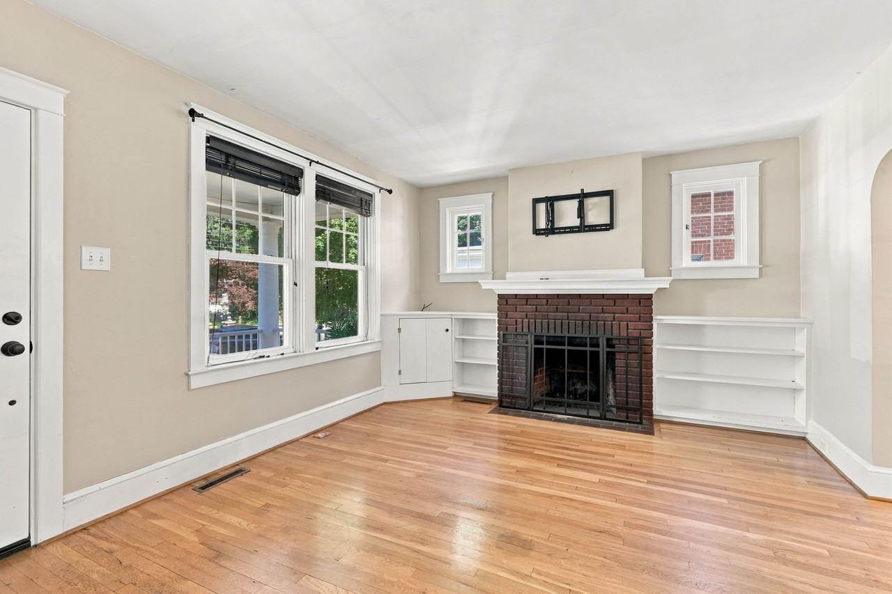 846 Pleasure Rd - Photo 6 of 35