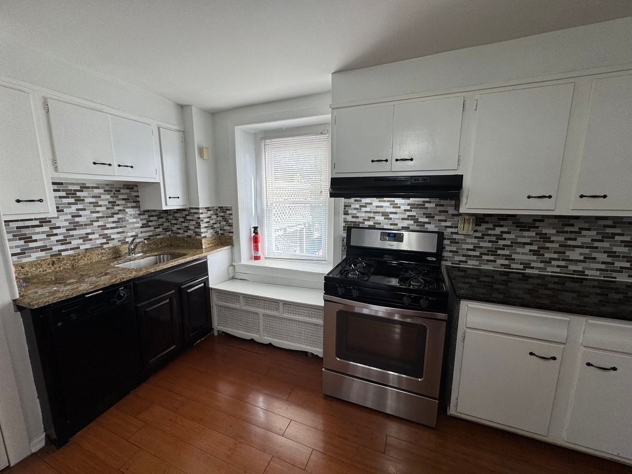 165 Levering St - Photo 3 of 23