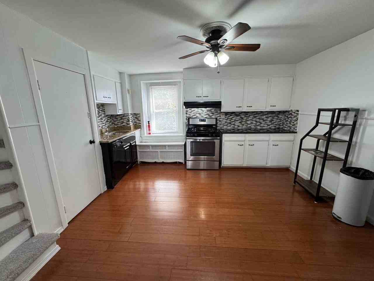 165 Levering St - Photo 4 of 23