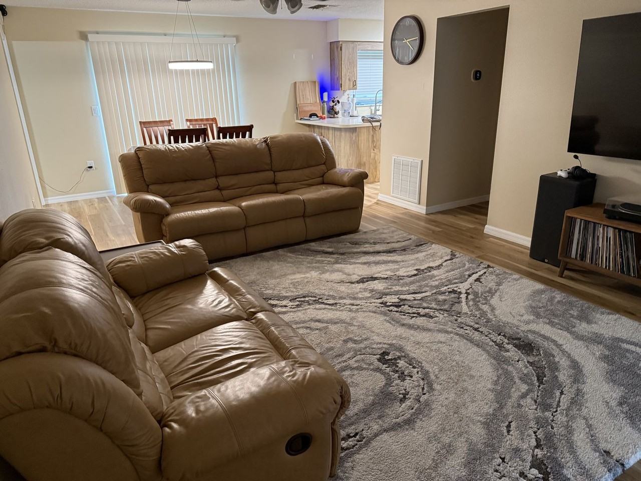 5427 Berrien Ave - Photo 4 of 11