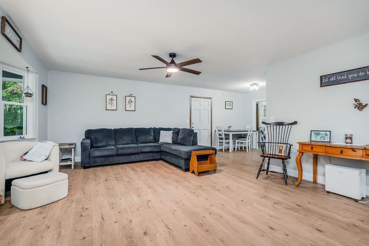 155 Lakeshire Dr - Photo 2 of 21