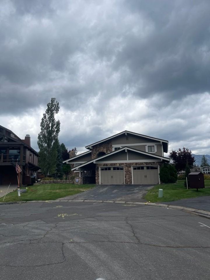2127 Monterey Dr