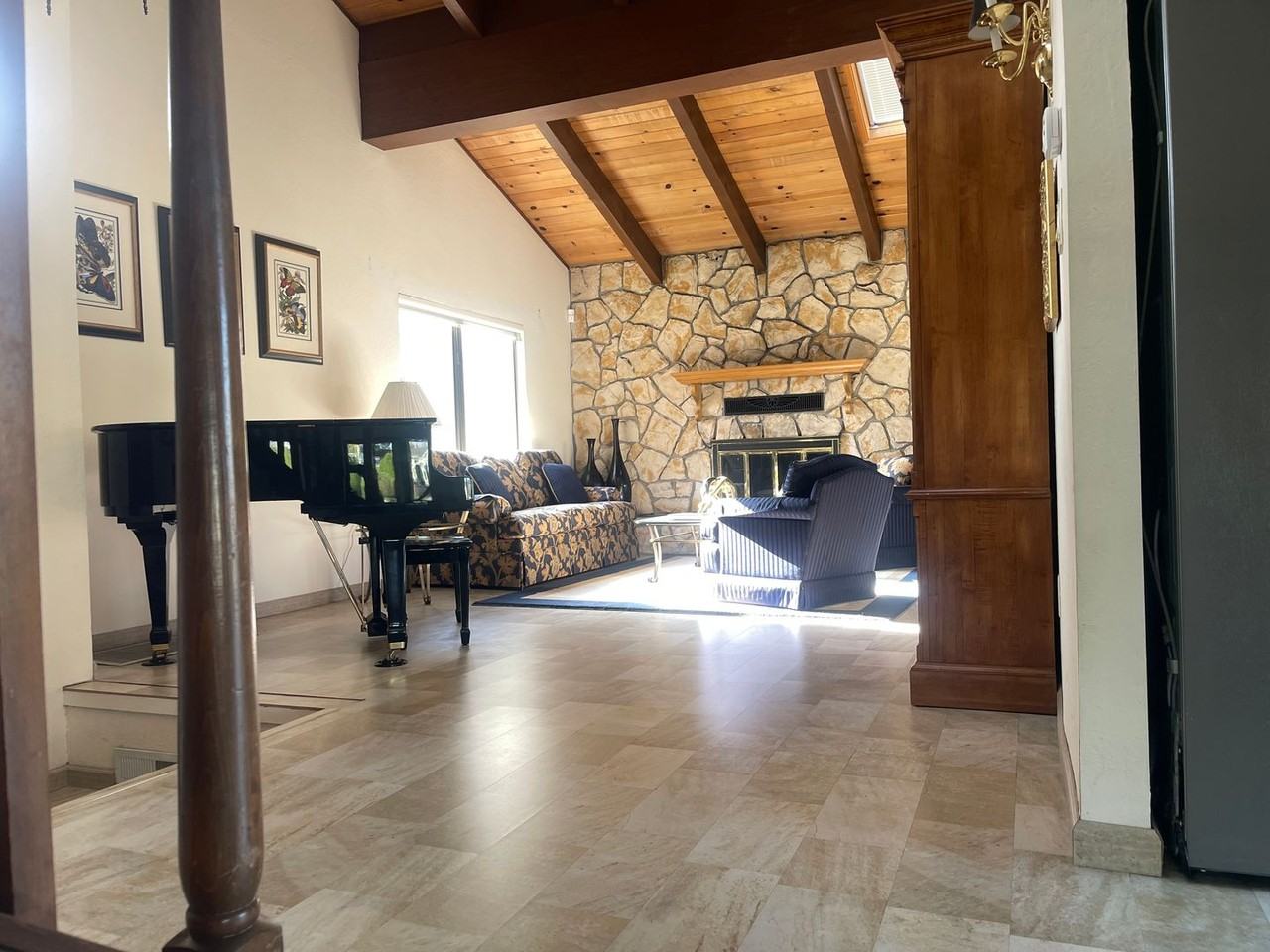 2127 Monterey Dr - Photo 4 of 49