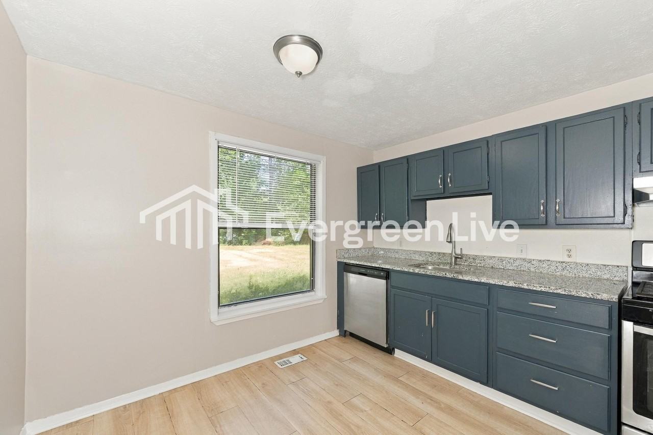 3437 Centerville Ln - Photo 2 of 15