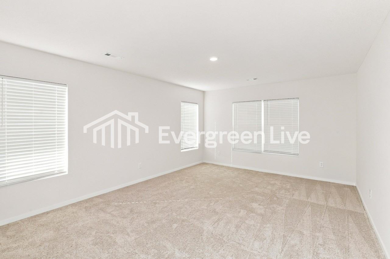 38014 W 207th Ter - Photo 2 of 15
