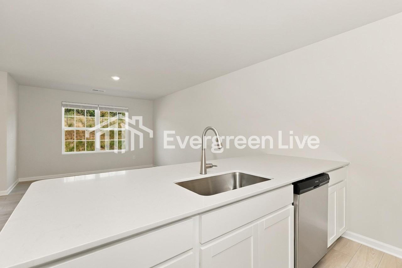 117 Tango Dr - Photo 6 of 15