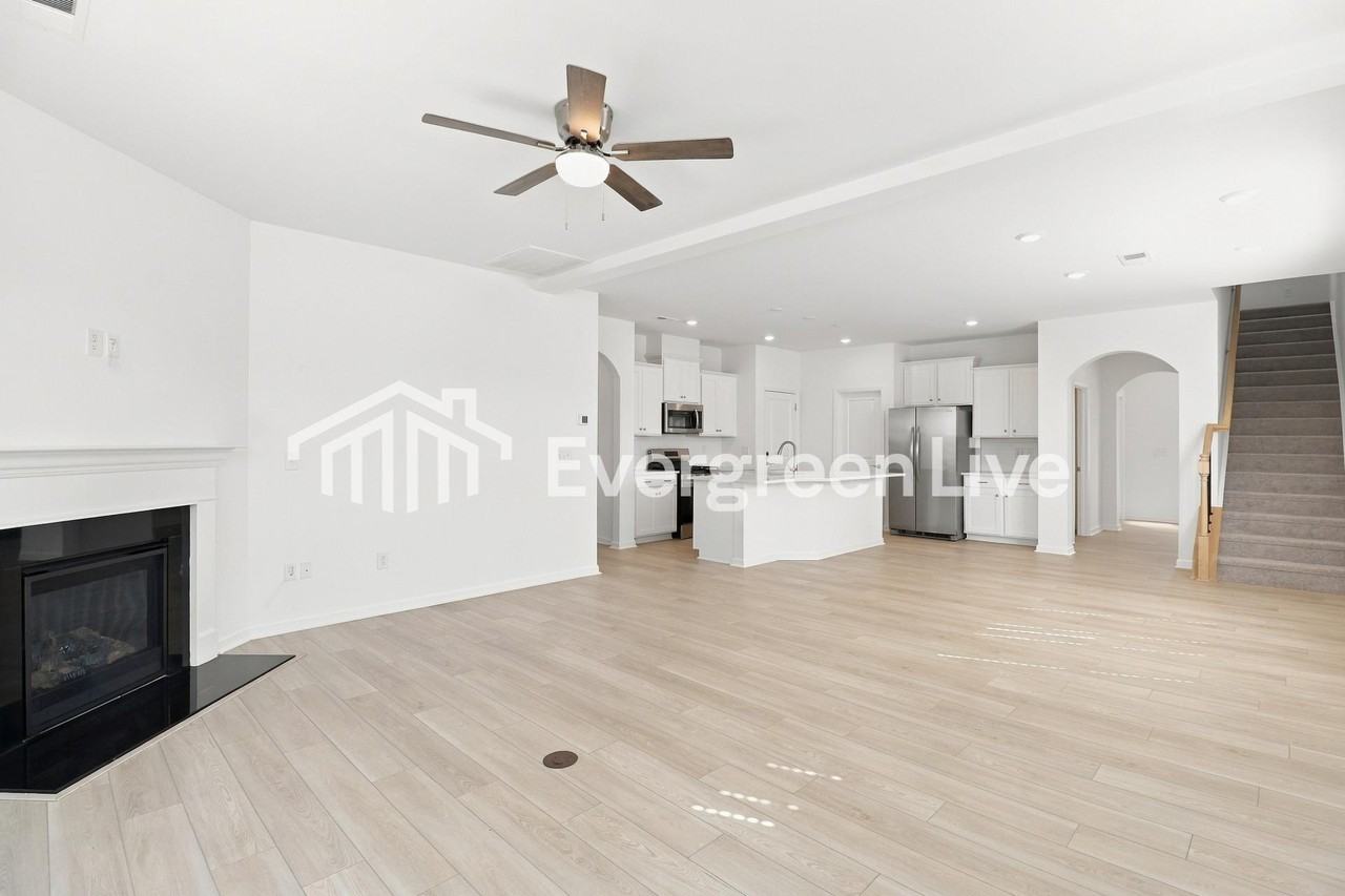 417 Adhurst Dr - Photo 4 of 15
