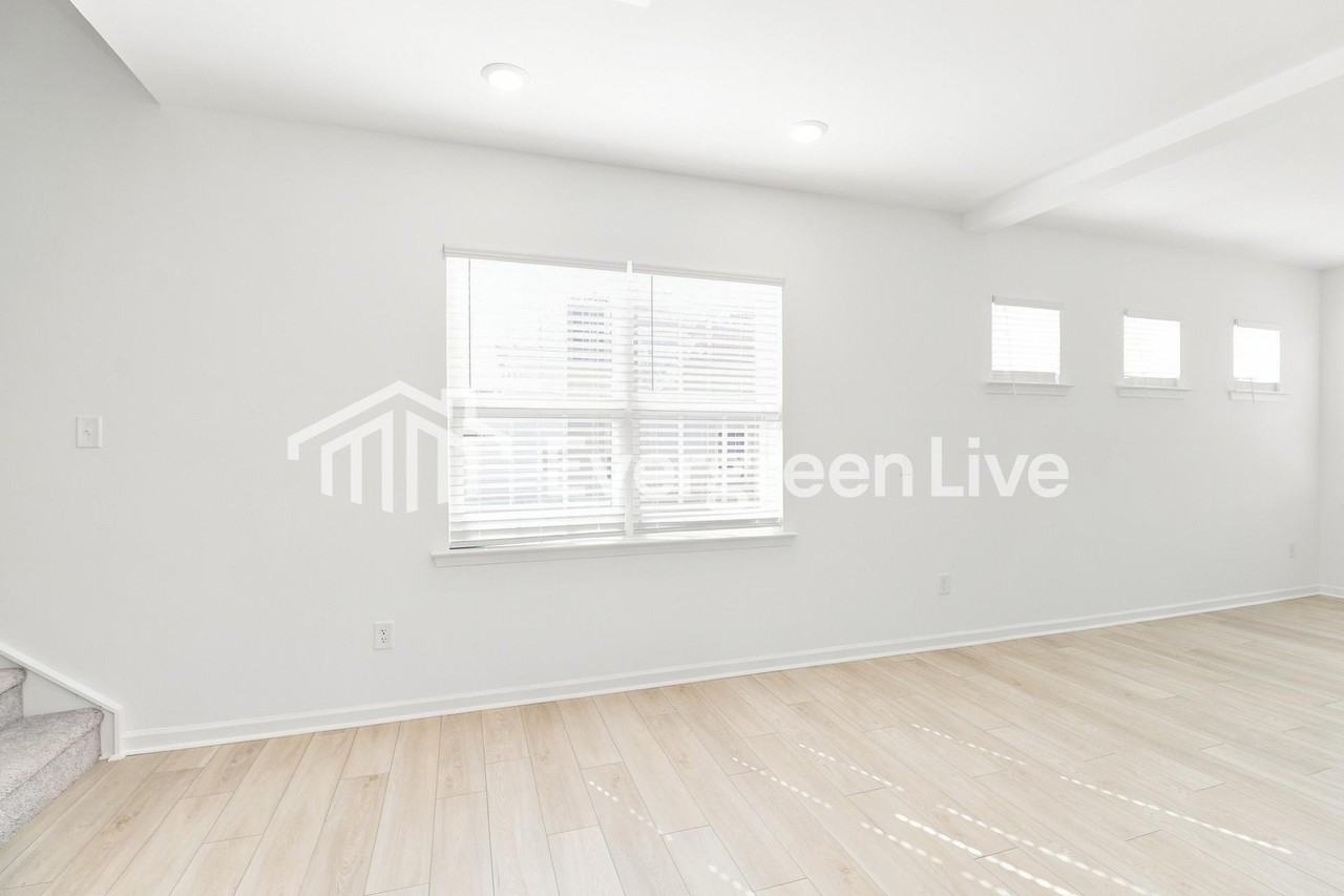 417 Adhurst Dr - Photo 5 of 15