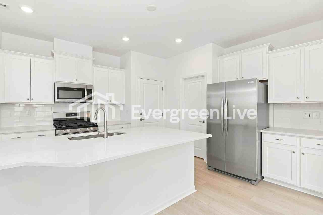 417 Adhurst Dr - Photo 6 of 15