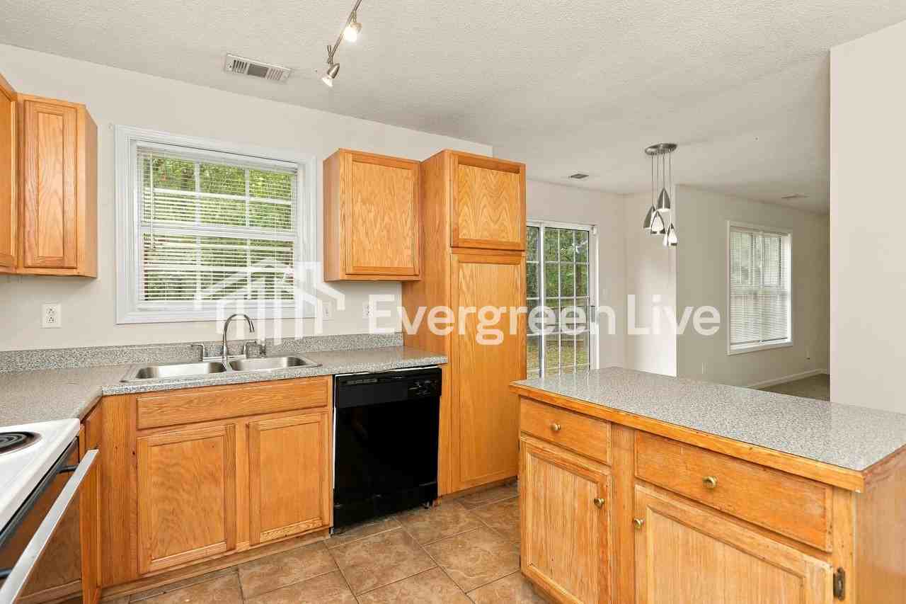 6980 Mahonia Pl - Photo 4 of 15