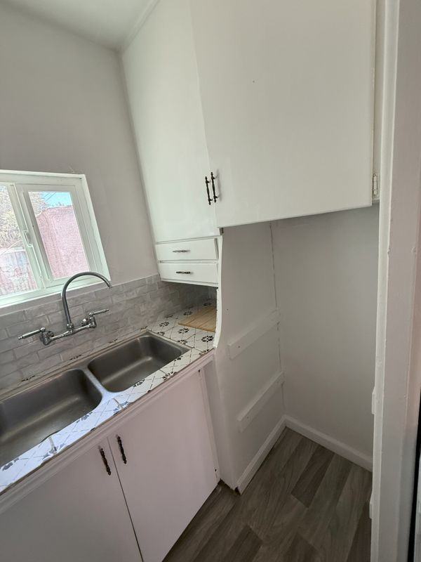 402 Almond Ct - Photo 5 of 25