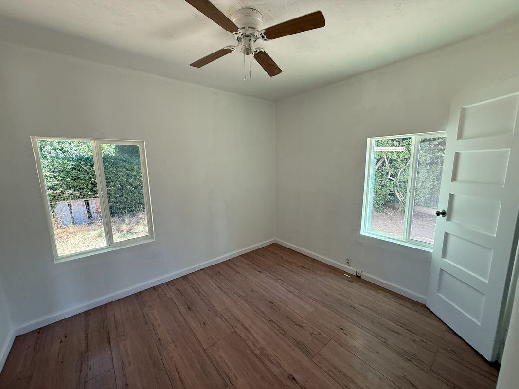 402 Almond Ct - Photo 6 of 25