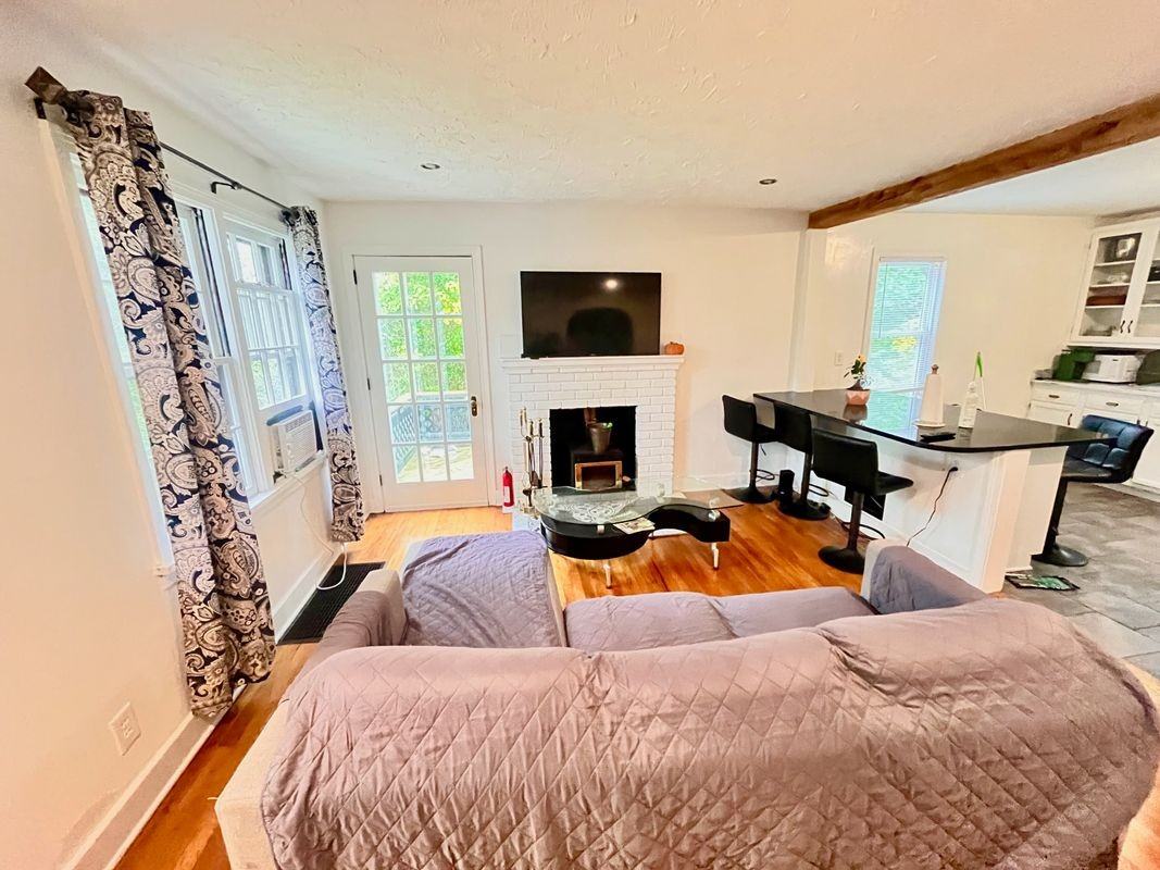 726 Hector St - Photo 3 of 21