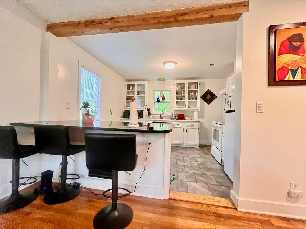 726 Hector St - Photo 6 of 21