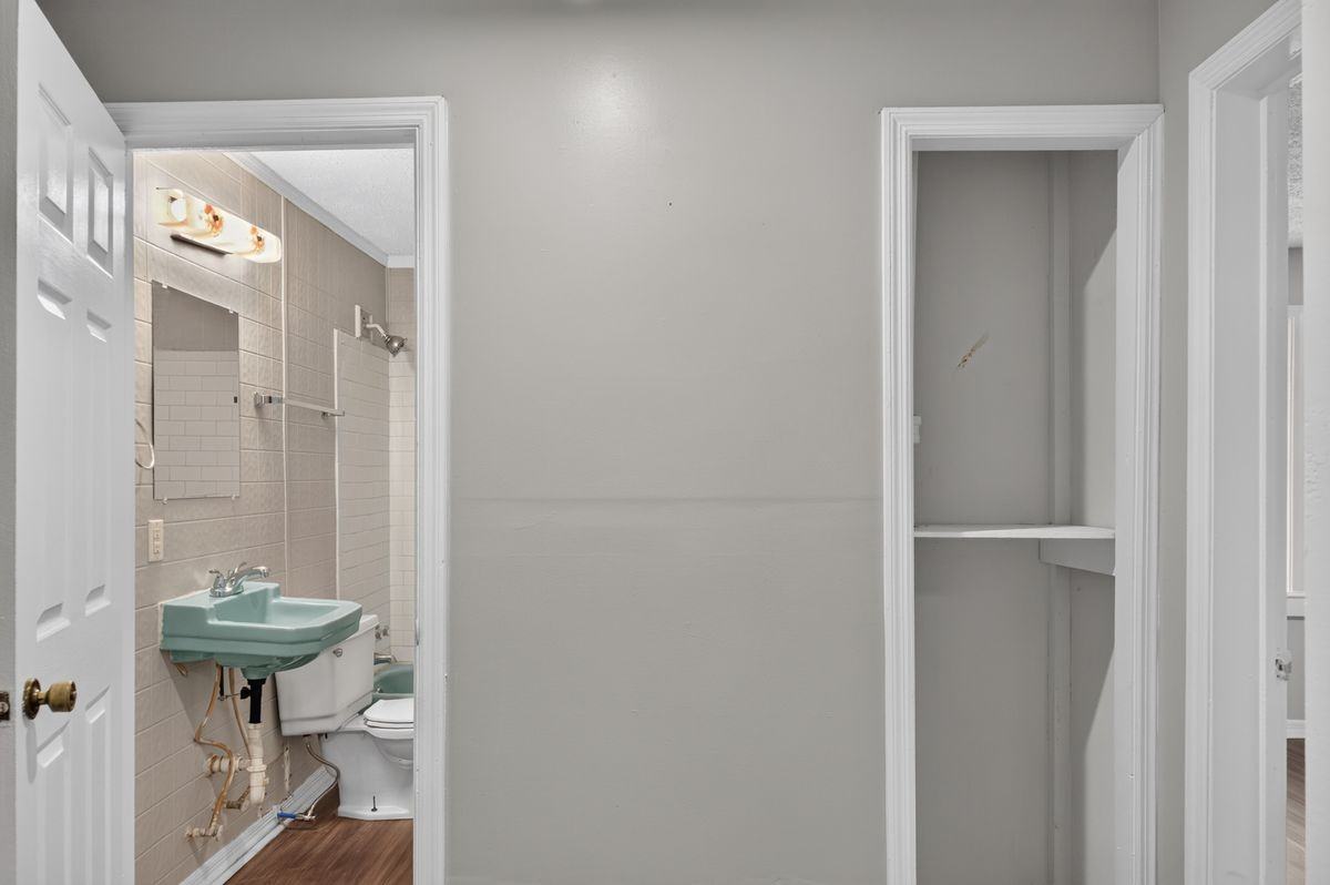 4917 15th Ave ##B - Photo 5 of 12