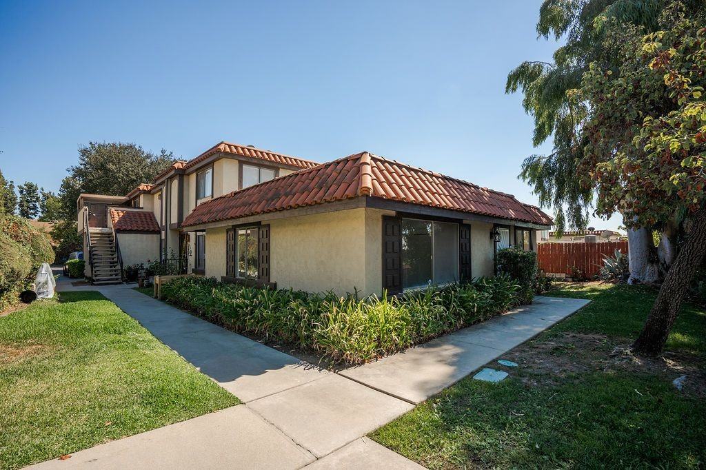 826 Junipero Dr - Photo 4 of 29