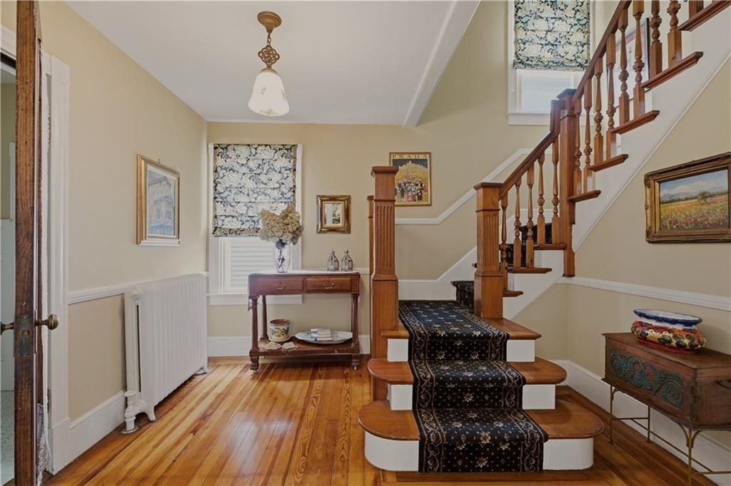 50 Morton Ave - Photo 5 of 30