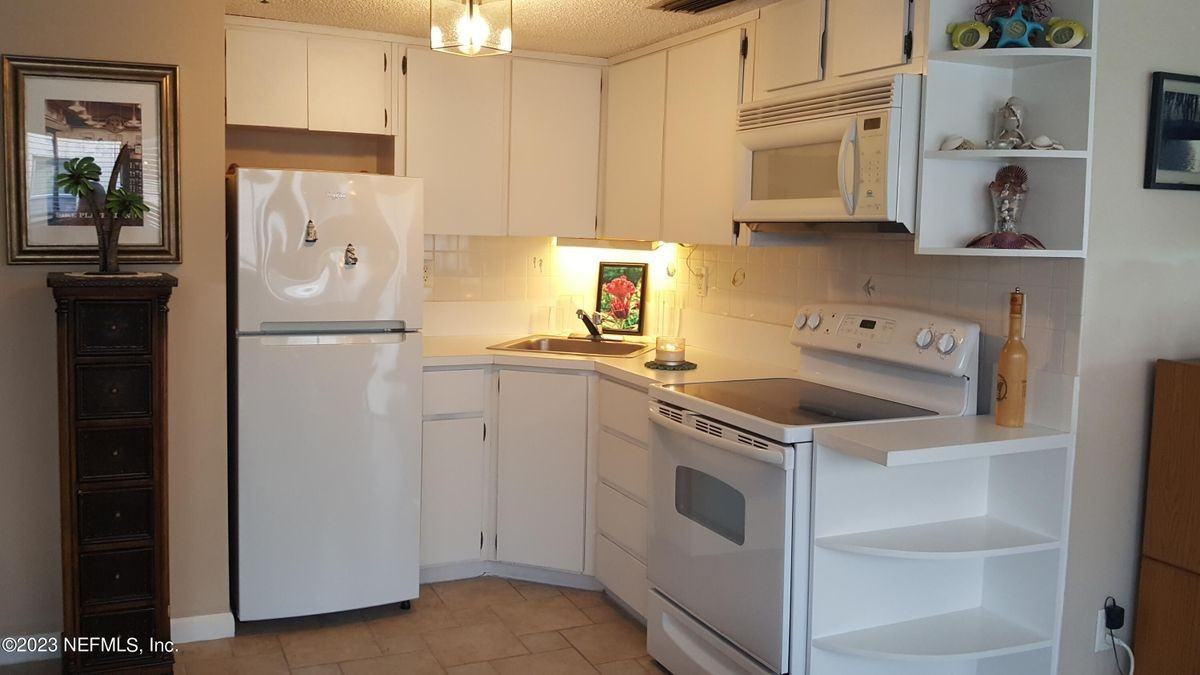 413 1st St S ##401 - Photo 7 of 9