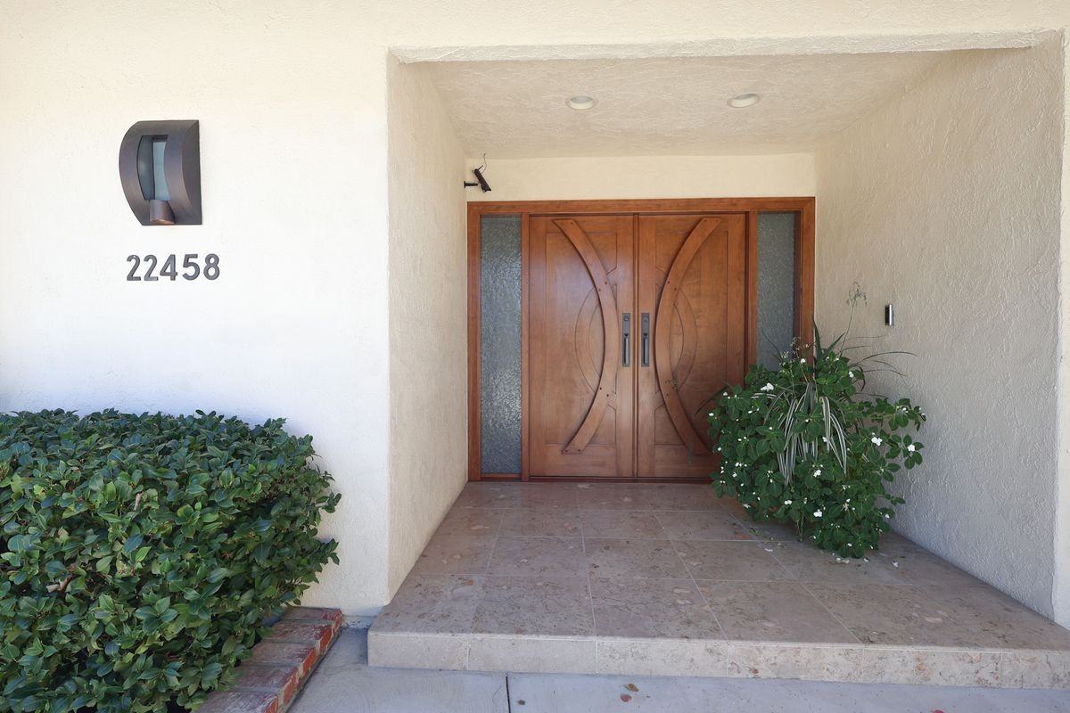 22458 Calipatria Dr - Photo 2 of 23