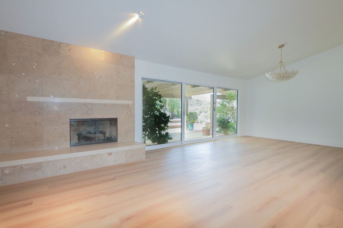 22458 Calipatria Dr - Photo 5 of 23