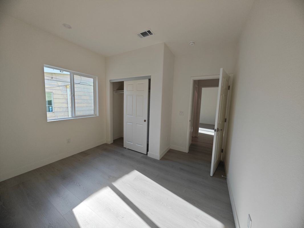 221 S Hillward Ave ##B - Photo 4 of 26