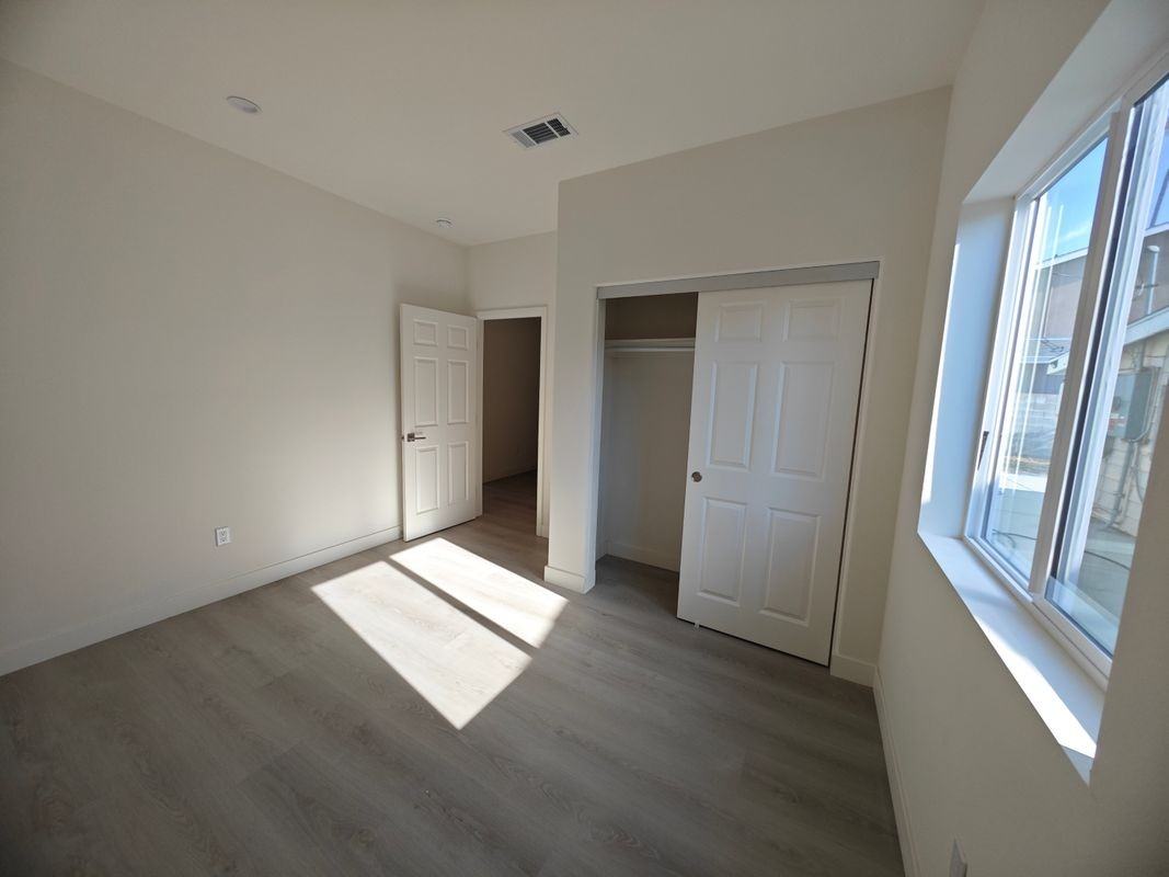 221 S Hillward Ave ##B - Photo 5 of 26