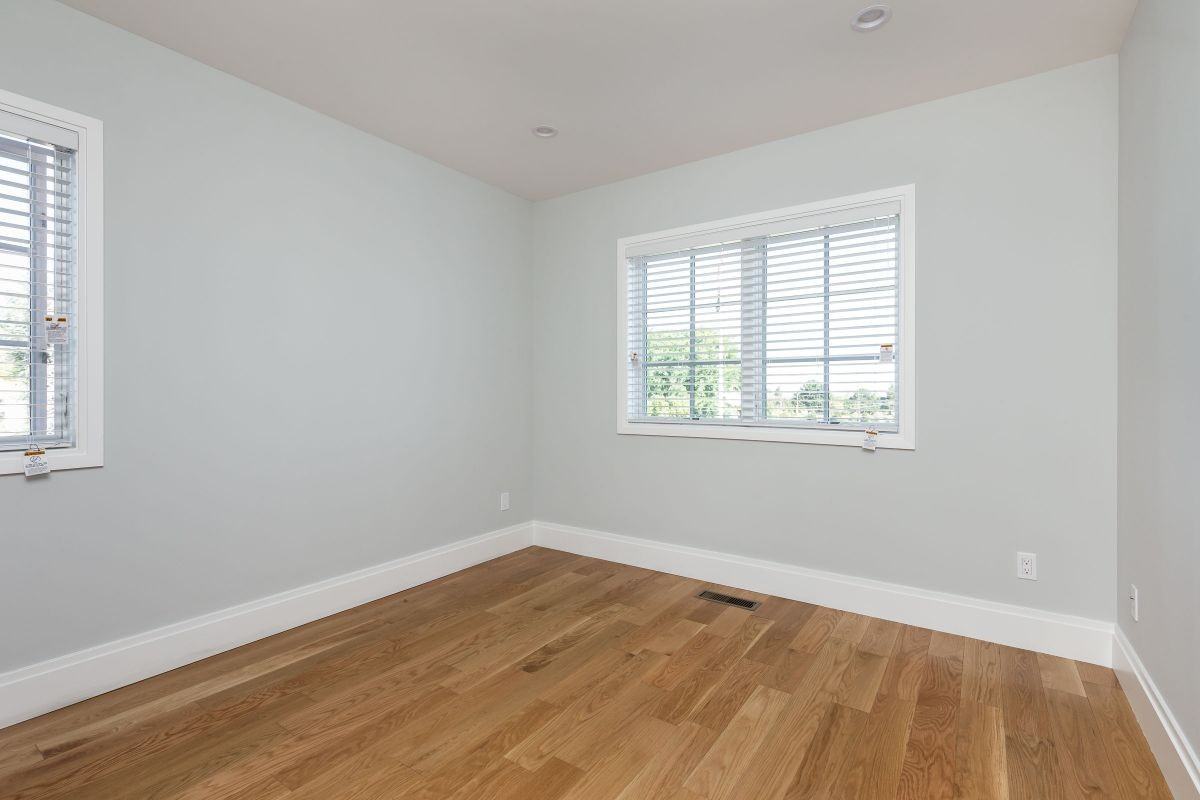 436 Laurel St ##1 - Photo 5 of 9
