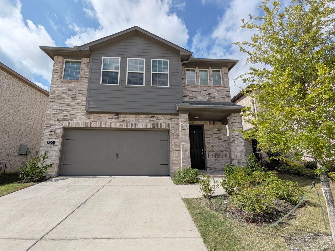 729 Portina Dr - Photo 2 of 37