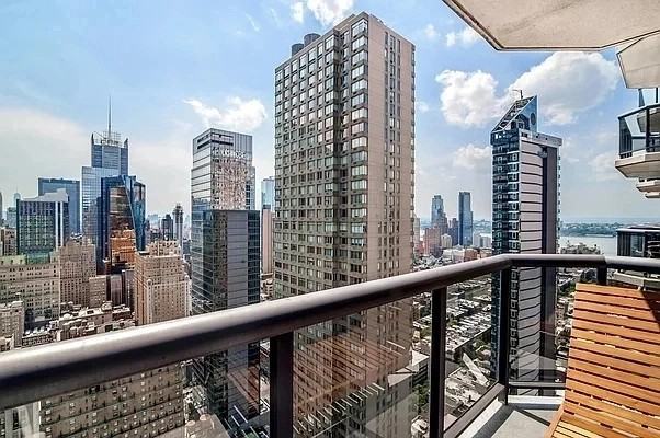 235 West 48th Street #8L - Photo 5 of 8