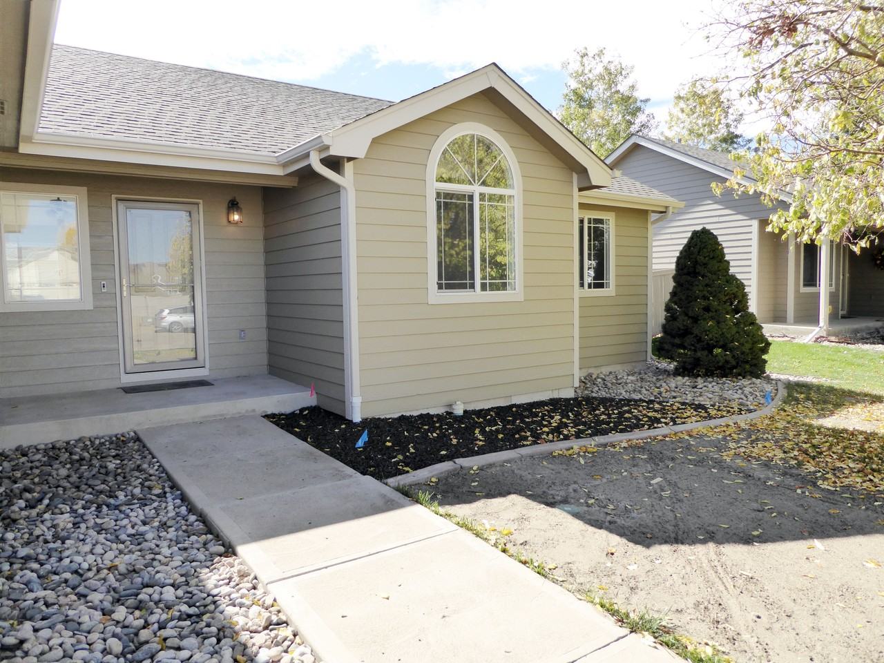 3279 White Buffalo Drive - Photo 2 of 18