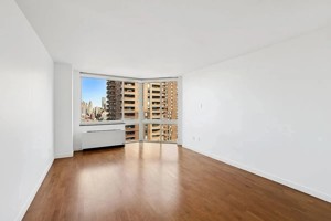 featured image of 420 West 42nd Street #14G