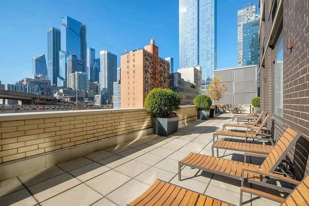 420 West 42nd Street #14G - Photo 6 of 9