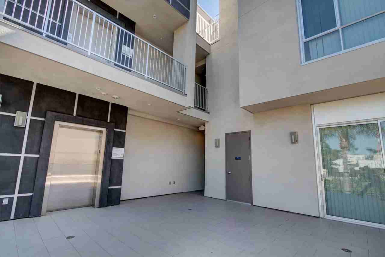 1210 S Corning St - Photo 5 of 35