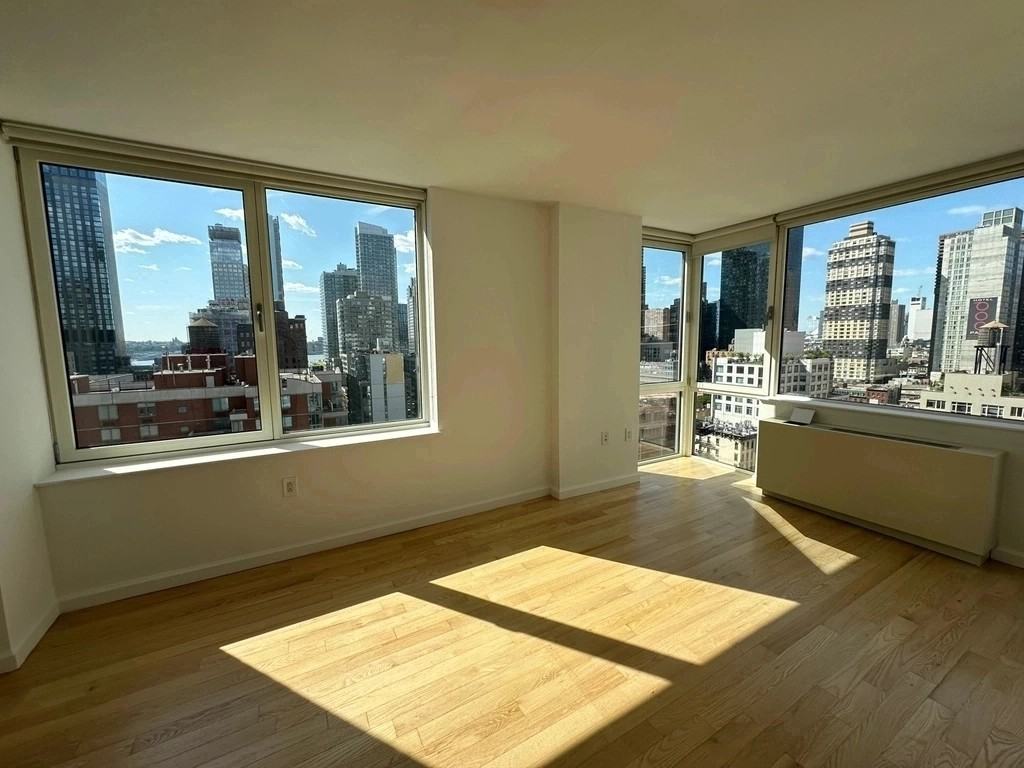 350 West 37th Street #14H - Photo 3 of 13