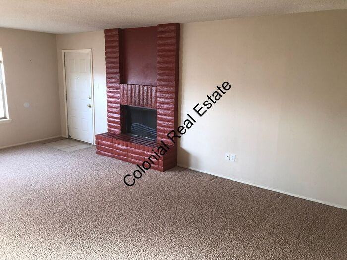303 Innsdale Ter #B - Photo 4 of 16