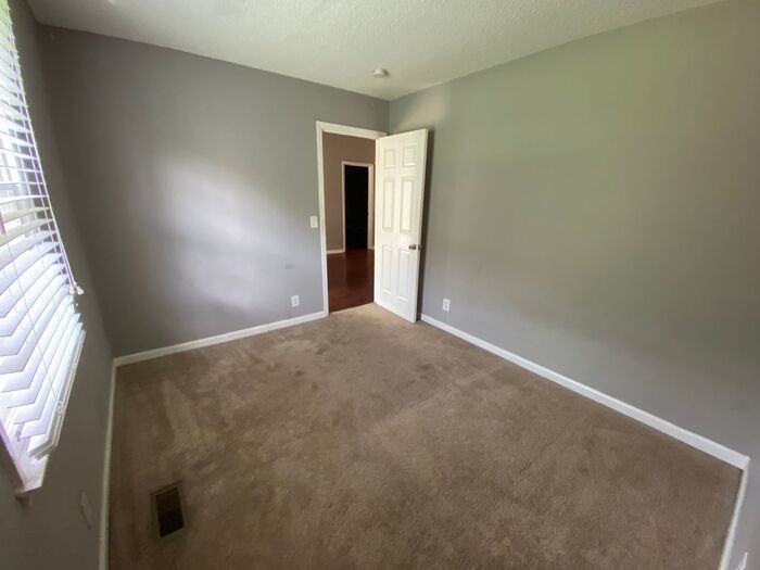 323 Sunny Acre Dr - Photo 2 of 34