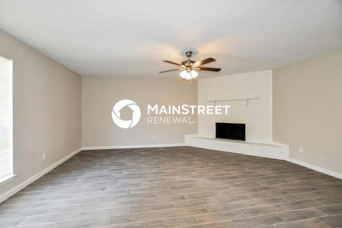 1559 Willowbrook St - Photo 5 of 16