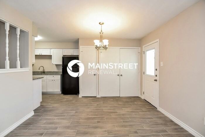 1559 Willowbrook St - Photo 6 of 16