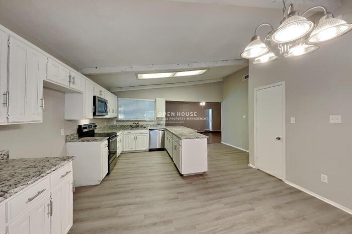 5405 Bright Star Trl - Photo 7 of 21