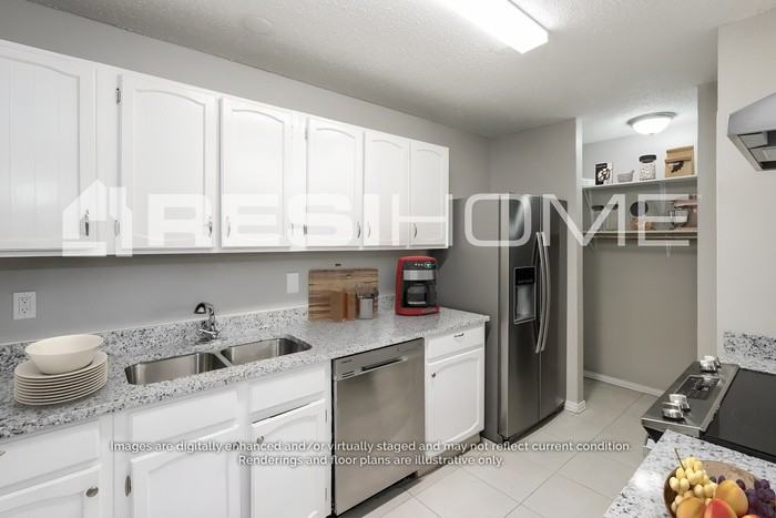 2222 E Crosby Rd - Photo 3 of 16