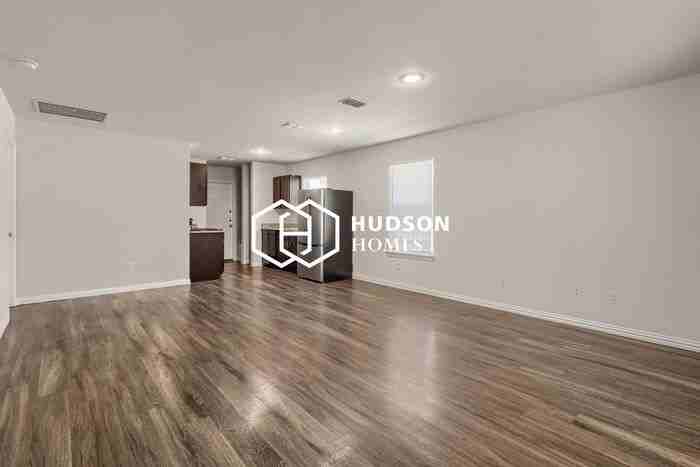 4307 Hamilton Ave - Photo 4 of 14