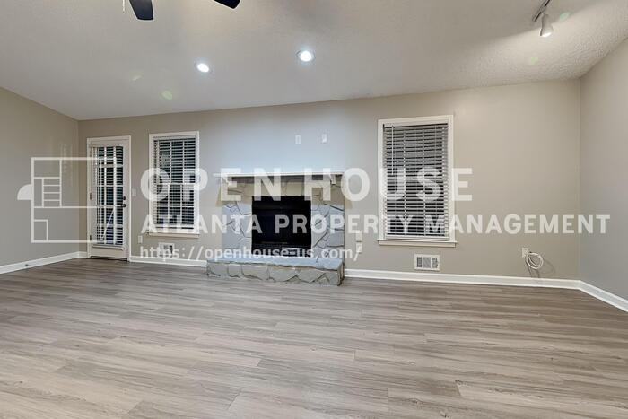2211 Grayfield Dr - Photo 6 of 20