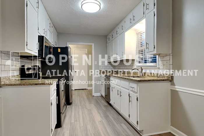 2211 Grayfield Dr - Photo 7 of 20